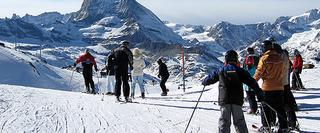 Group Skiing