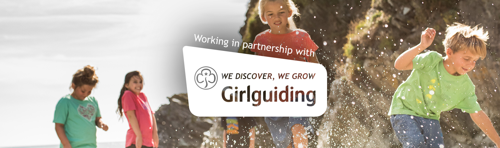 Girl Guiding - Girls Kayaking 