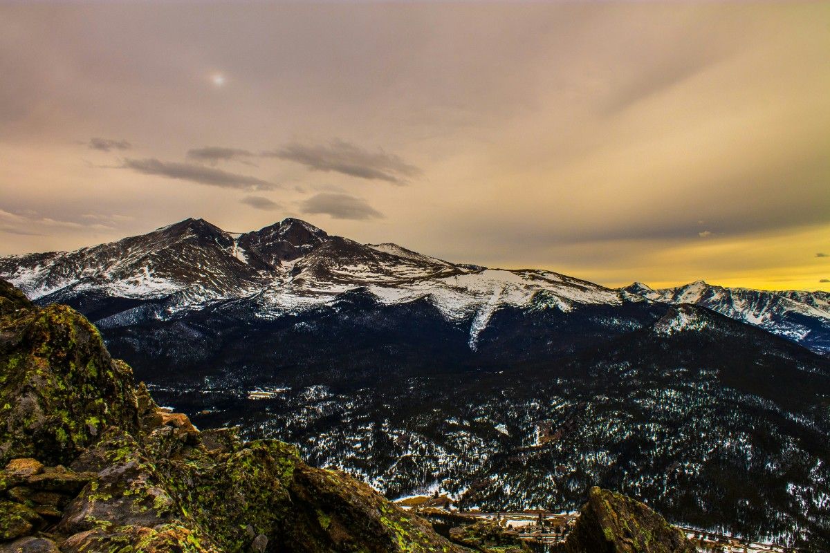 Snow on top of the mountains of Rocky Mountain National Park 